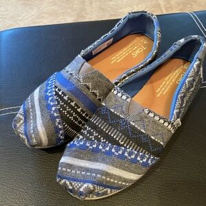 TOMS slip on women’s shoes